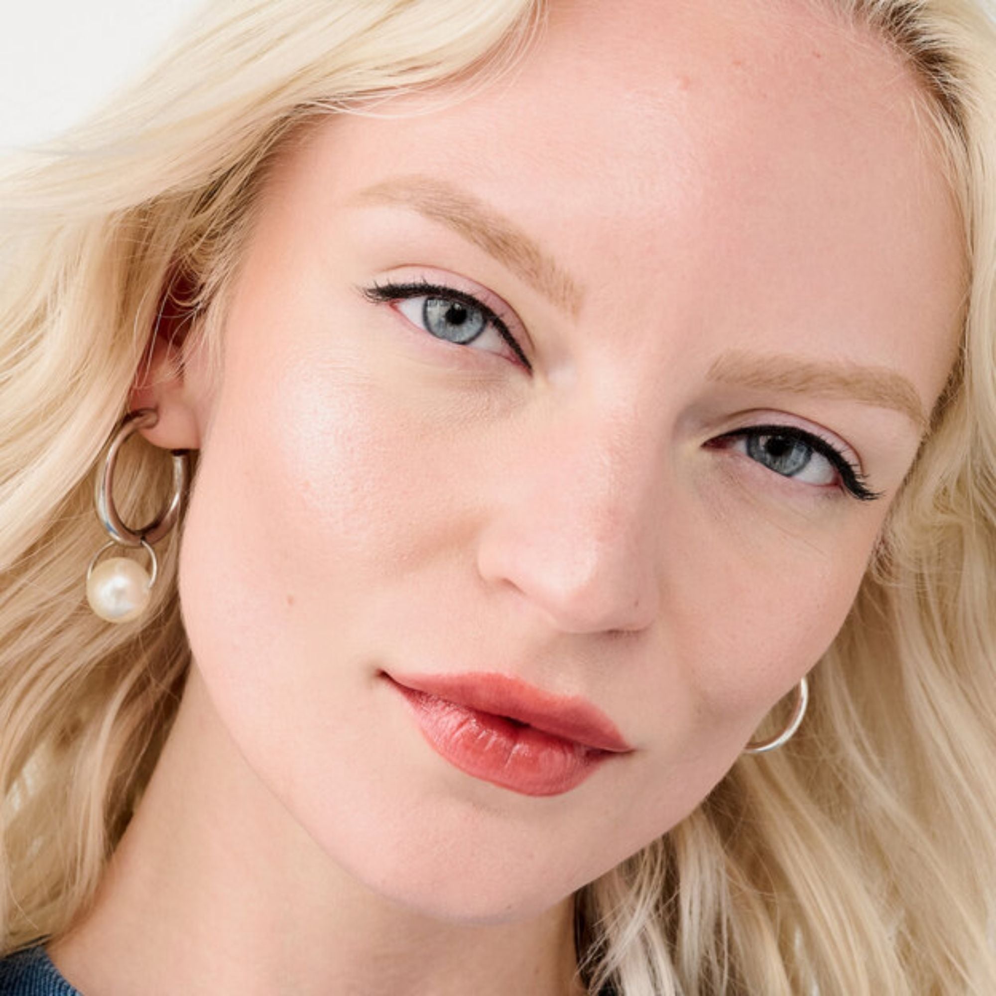 Benefit Cookie Golden Pearl Highlighter 8gm