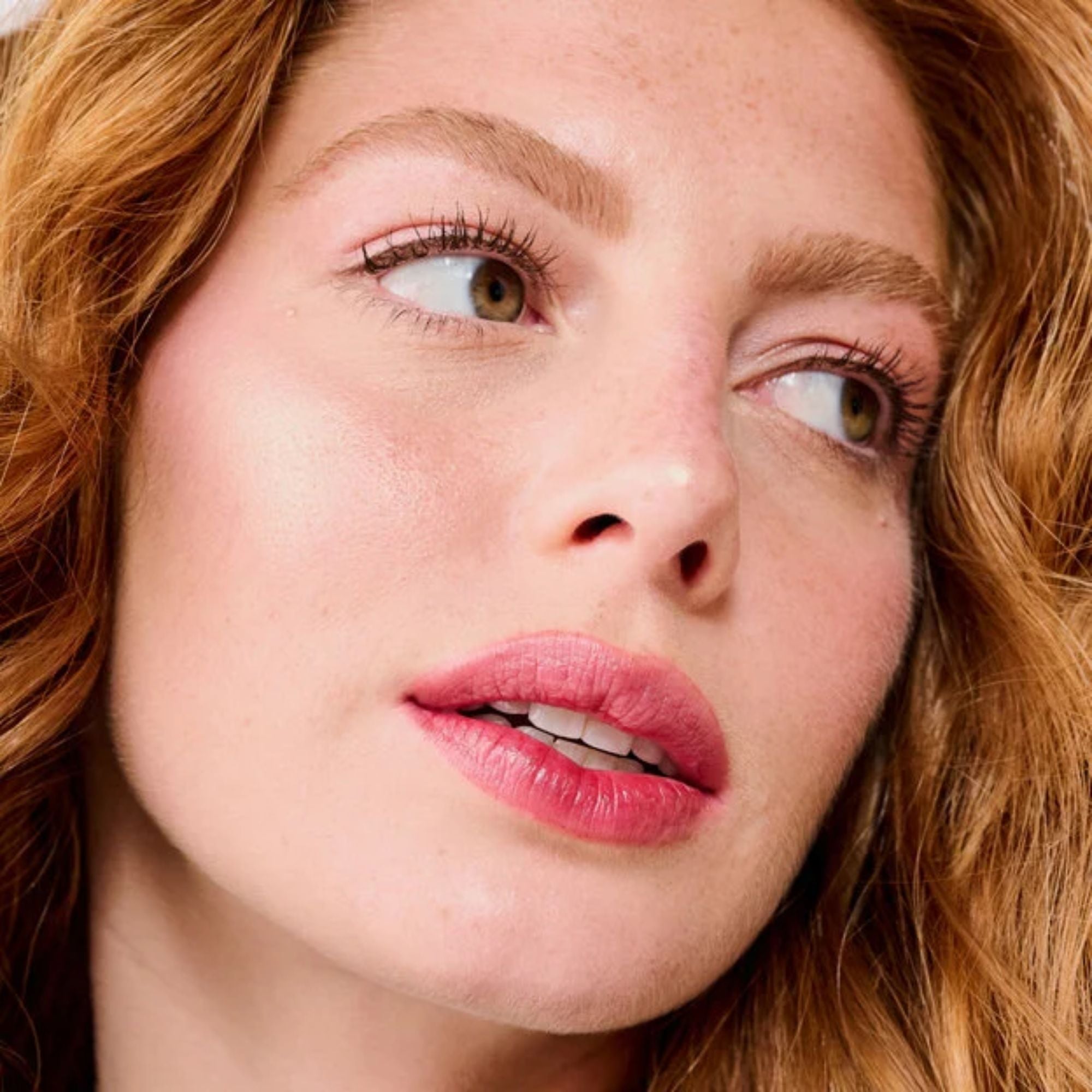 Benefit Tickle Golden Pink Highlighter 8gm