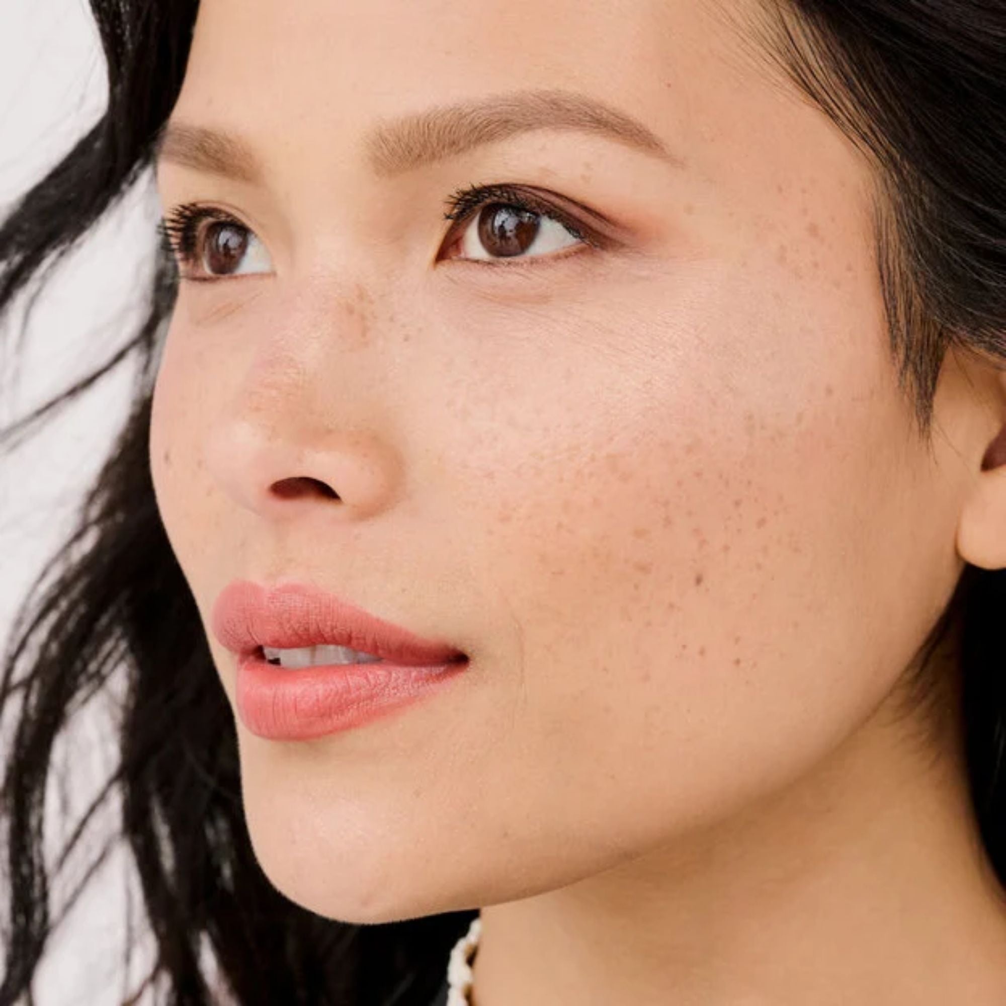 Benefit Tickle Golden Pink Highlighter 8gm